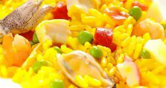 Paella Met Gele Rijst En Zeevruchte