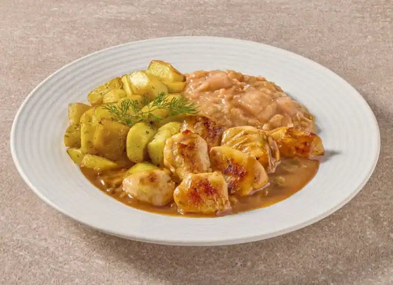 Kipstukjes In Oma's Jus Met Rabarbercompote En Gebakken Aardappelblokjes