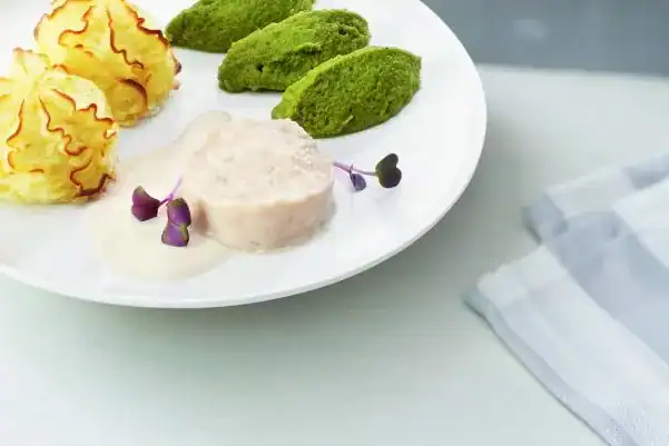 9705 Mix Kip In Cremesaus Broccoli