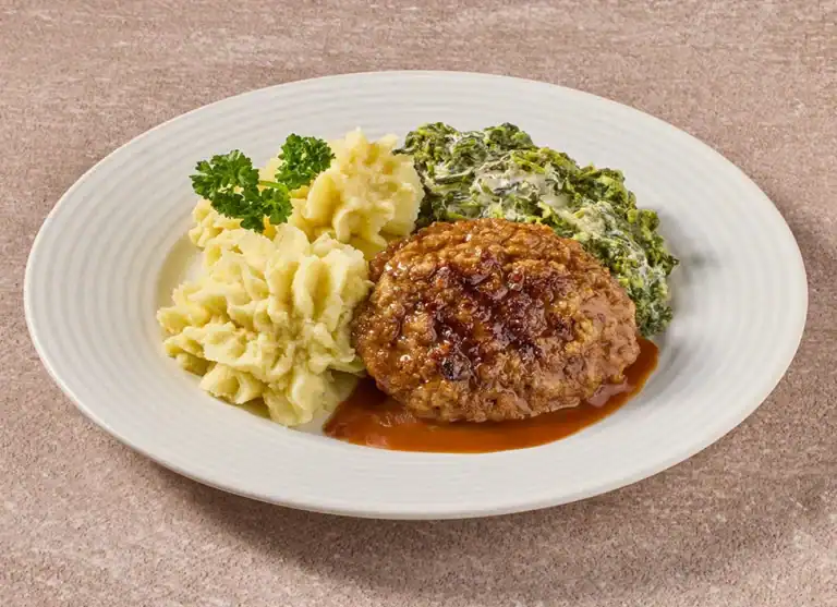 Hollandse Gehaktbal In Jus Met Romige Andijvie En Aardappelpuree