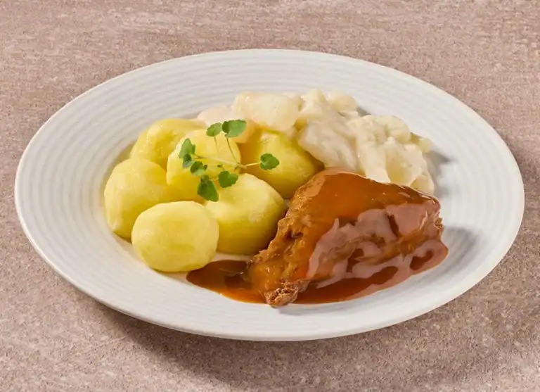 Runderlapje Met Schorseneren A La Creme En Gekookte Aardappelen