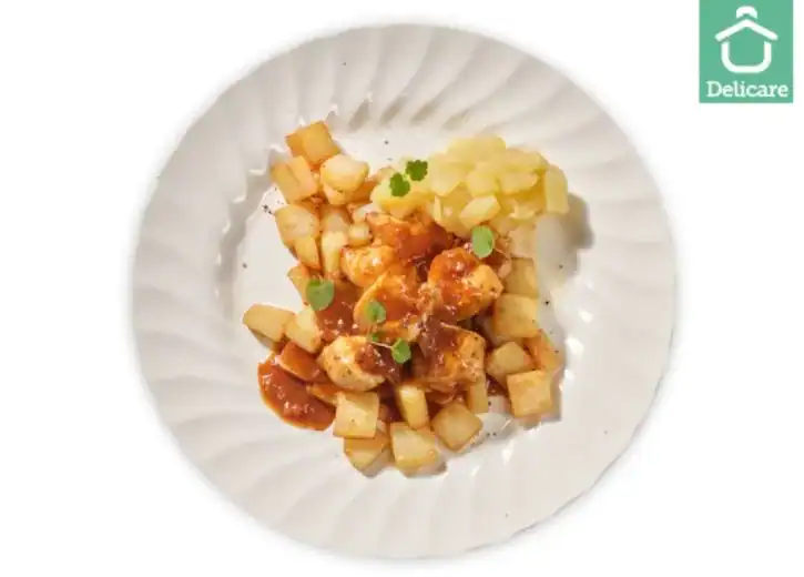 Kipfilet In Uiensaus Met Appelmoes En Gebakken Aardappelblokjes (Natriumarm)