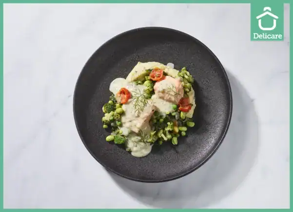 Zalmfilet In Dillesaus Met Spinazie- En Doperwtenmix En Aardappelpuree Met Tuinkruiden (Natriumarm)